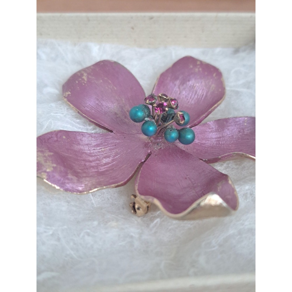 Vintage KRAMER Of New York Luminous Enamel Forget Me Not Flower Pin Brooch - Picture 2 of 4